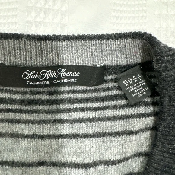 Saks cashmere sweater - Picture 4 of 5